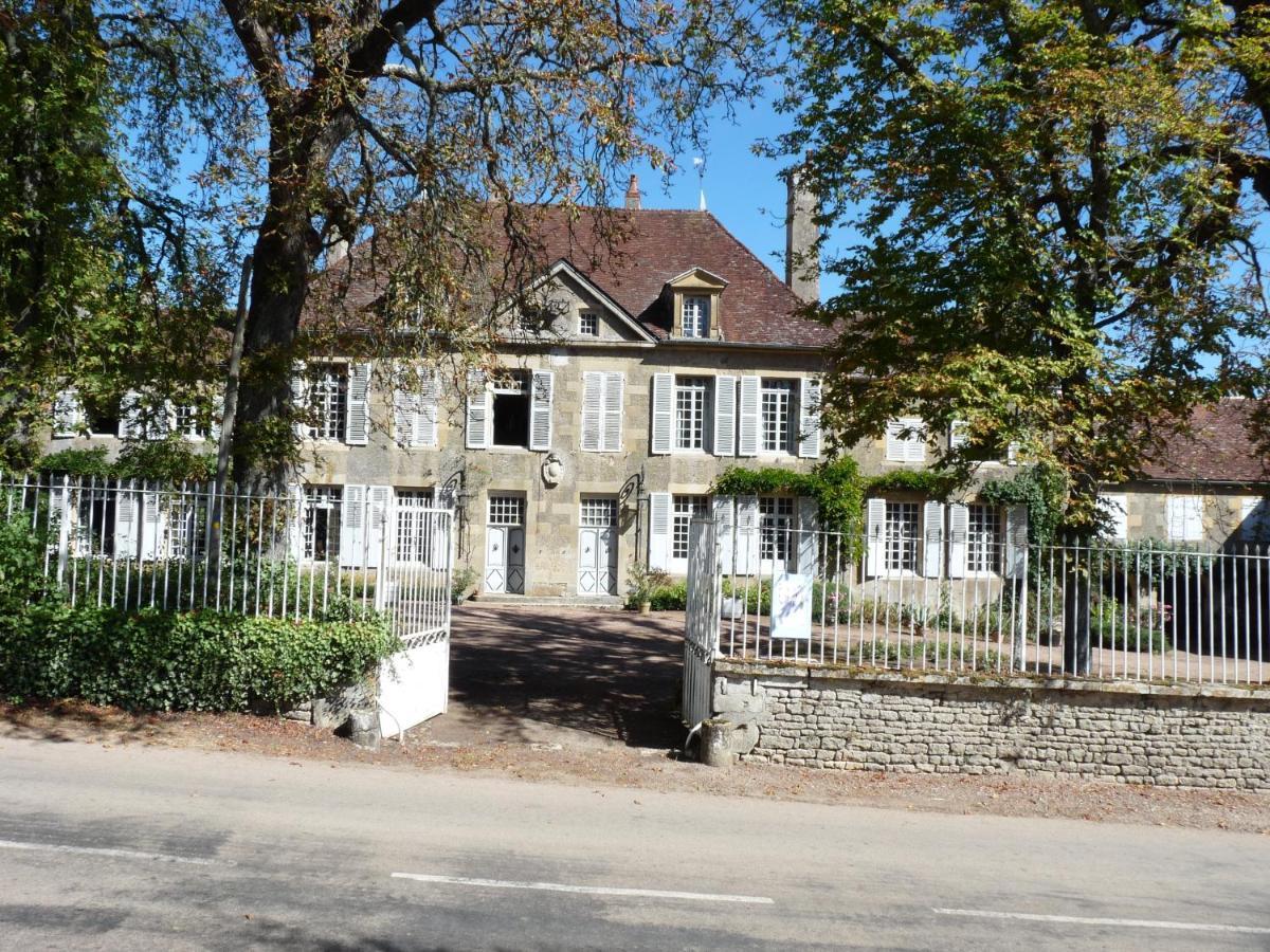 Gentilhommiere De Lurcy Le Bourg Bed and Breakfast Exteriör bild